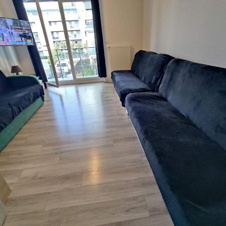 1120 Smialego 41 - Tanie Pokoje W Apartamencie - Samodzielne Zameldowanie - Self Check In Poznan Exterior foto