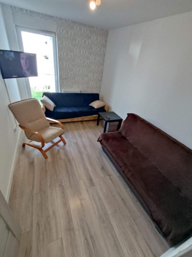 1120 Smialego 41 - Tanie Pokoje W Apartamencie - Samodzielne Zameldowanie - Self Check In Poznan Exterior foto