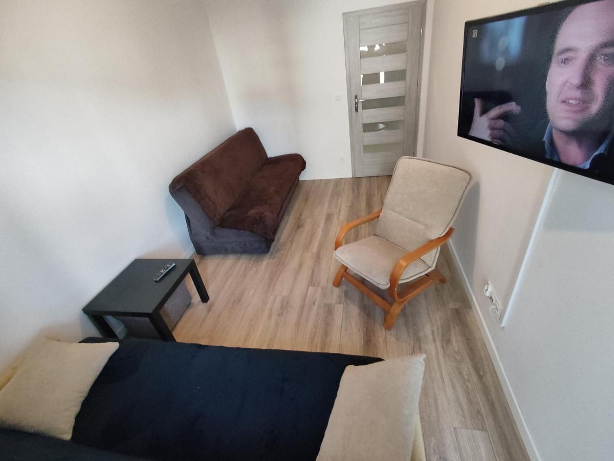 1120 Smialego 41 - Tanie Pokoje W Apartamencie - Samodzielne Zameldowanie - Self Check In Poznan Exterior foto
