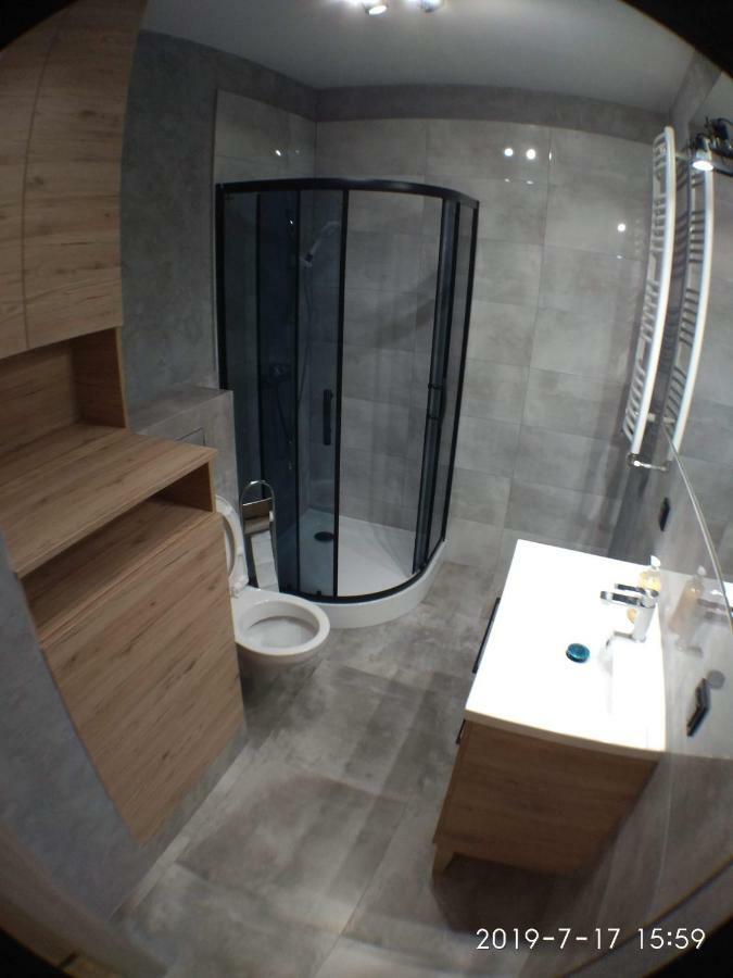 1120 Smialego 41 - Tanie Pokoje W Apartamencie - Samodzielne Zameldowanie - Self Check In Poznan Exterior foto
