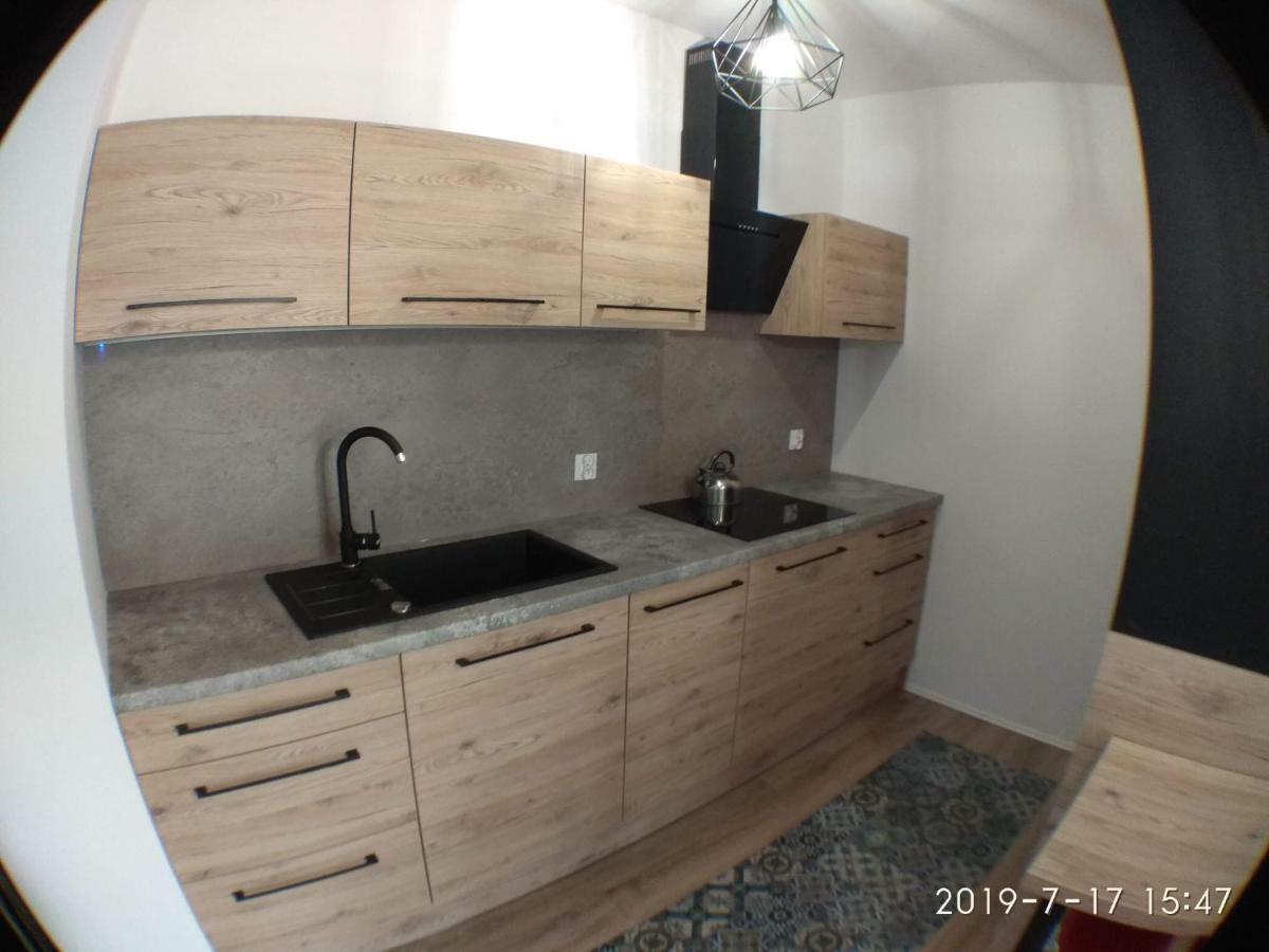 1120 Smialego 41 - Tanie Pokoje W Apartamencie - Samodzielne Zameldowanie - Self Check In Poznan Exterior foto